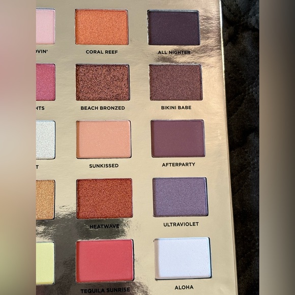 Eyeshadows - Picture 2 of 10